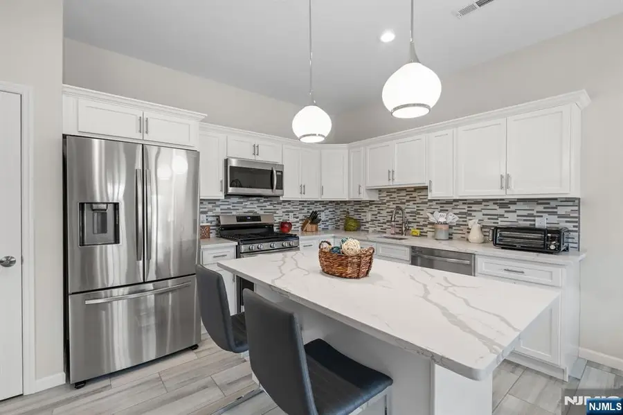 165 Lakeside Road 8, Hewitt, NJ 07421 - #3