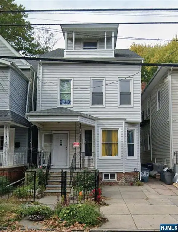 686 25th Street, Paterson, NJ 07504