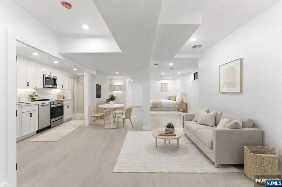 113.5 Oak Street 1, Jersey City, NJ 07304 - #3