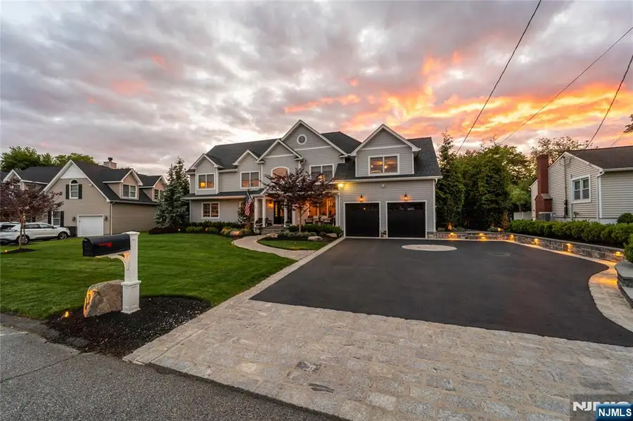 11 Amelia Drive, Old Tappan, NJ 07675 - #2