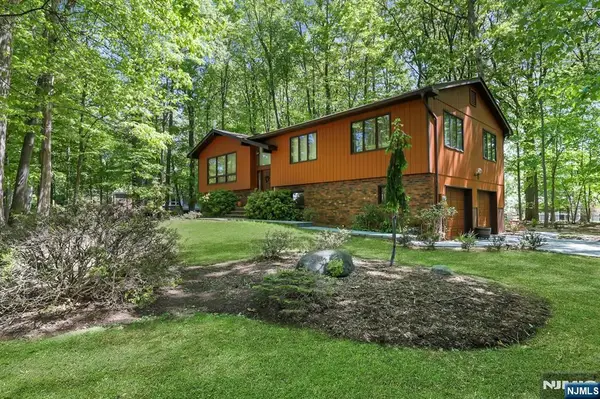 17 Wescott Street, Old Tappan, NJ 07675