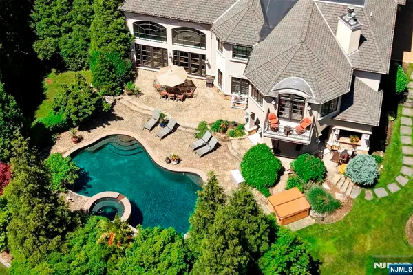 70 Oak Drive, Upper Saddle River, NJ 07458