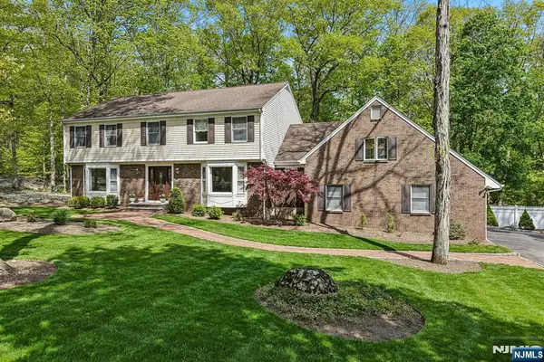 716 Windswept Lane, Franklin Lakes, NJ 07417