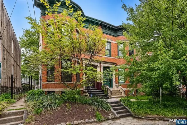 257 Woodlawn Avenue, Jersey City, NJ 07305