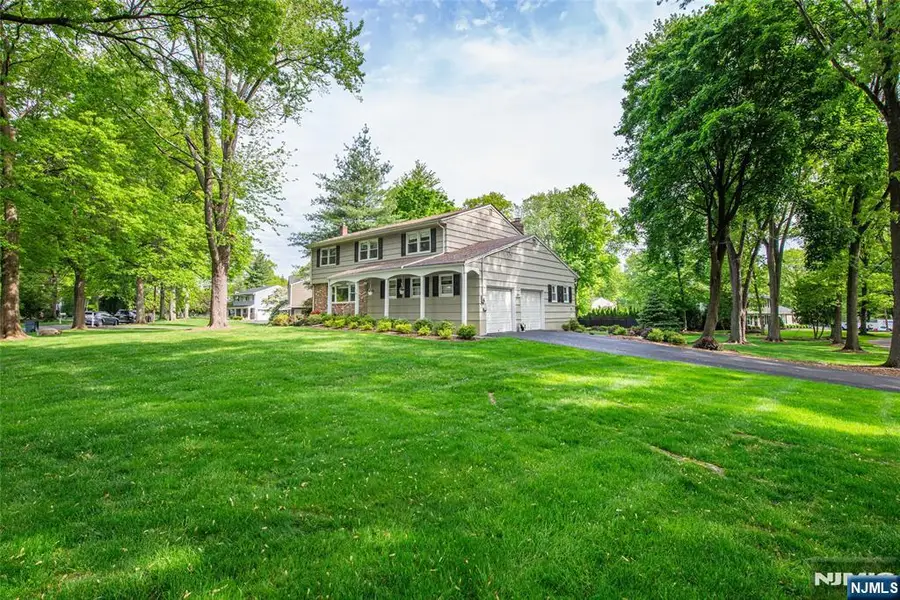 102 Robertson Drive, Wyckoff, NJ 07481 - #2