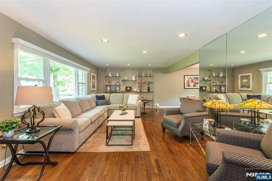 102 Robertson Drive, Wyckoff, NJ 07481 - #3