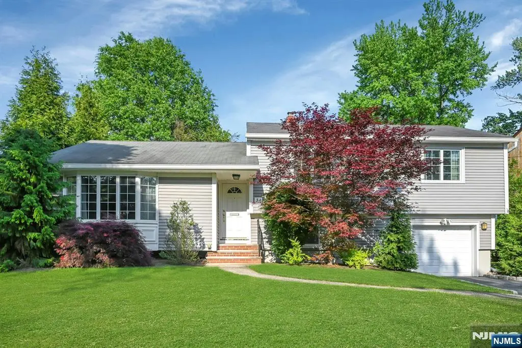 34 Eastbrook Drive, River Edge, NJ 07661 - #1