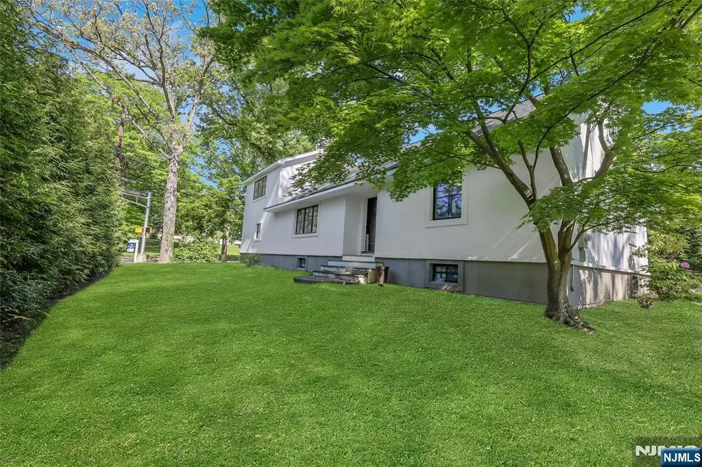 259 W Glen Avenue, Ridgewood, NJ 07450 - #1