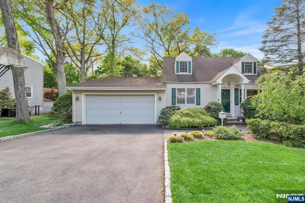 28 Wanamaker Avenue, Mahwah, NJ 07430