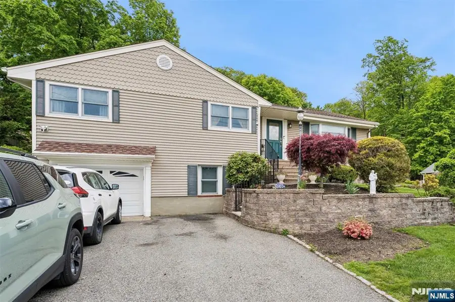 6 Waters Edge, Kinnelon, NJ 07405 - #3