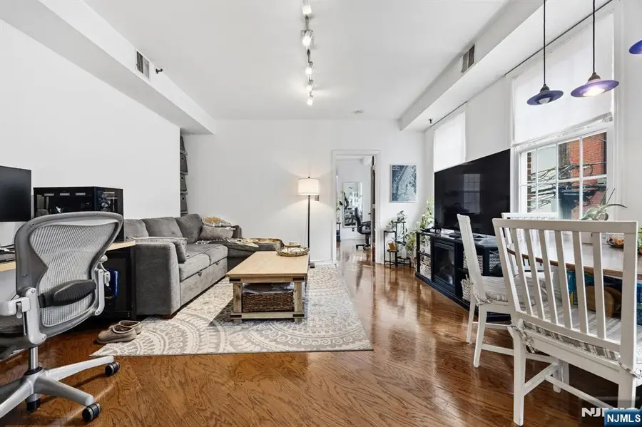 61 6th Street 1, Hoboken, NJ 07030 - #2