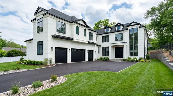 196 Midwood Road, Paramus, NJ 07652
