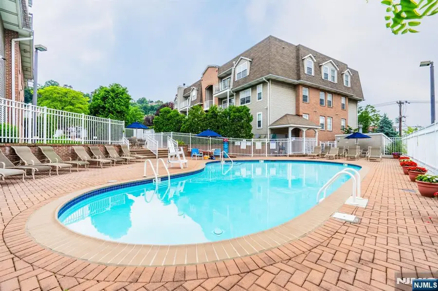 400 Crown Court 581, Edgewater, NJ 07020 - #2