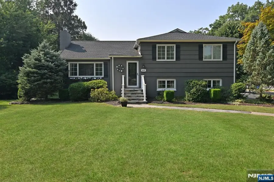 619 Montview Place, River Vale, NJ 07675 - #2
