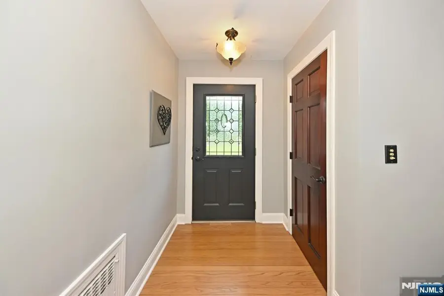 619 Montview Place, River Vale, NJ 07675 - #3