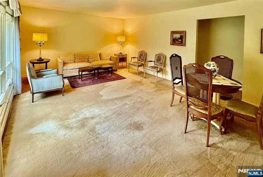 1 Winada Place, River Vale, NJ 07675 - #3