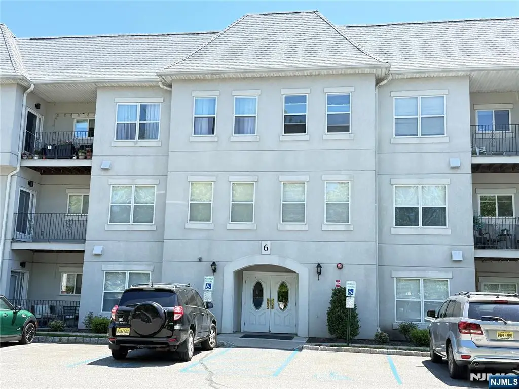 608 Brittany Drive 608, Wayne, NJ 07470 - #1