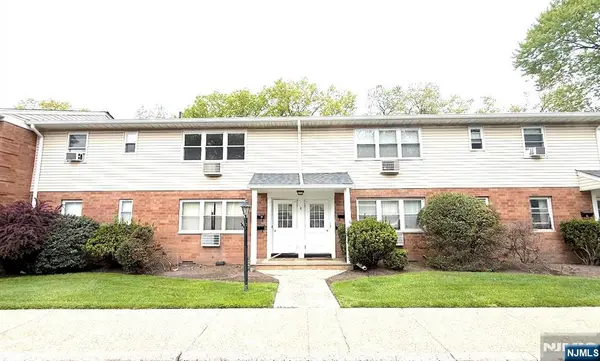 4 Lakeview C, Leonia, NJ 07605