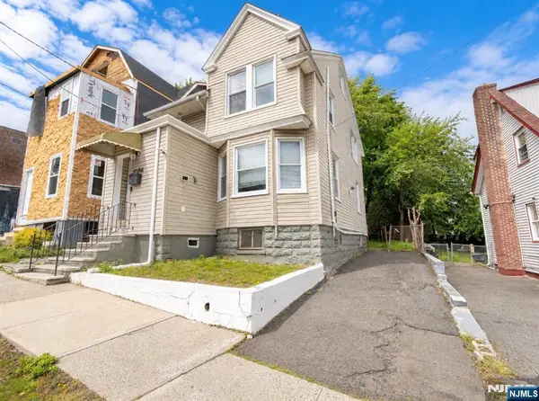 1086 18th Avenue, Newark, NJ 07106