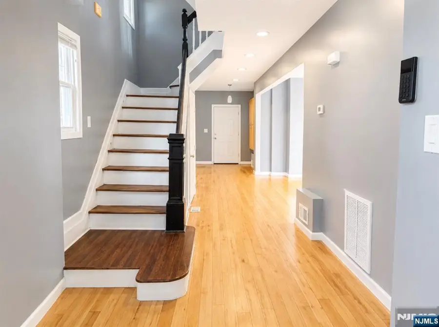 1086 18th Avenue, Newark, NJ 07106 - #3