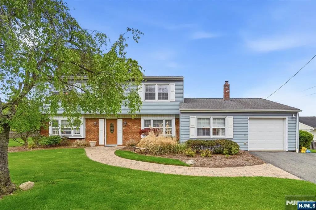 30 Whittier Lane, Oakland, NJ 07436 - #1