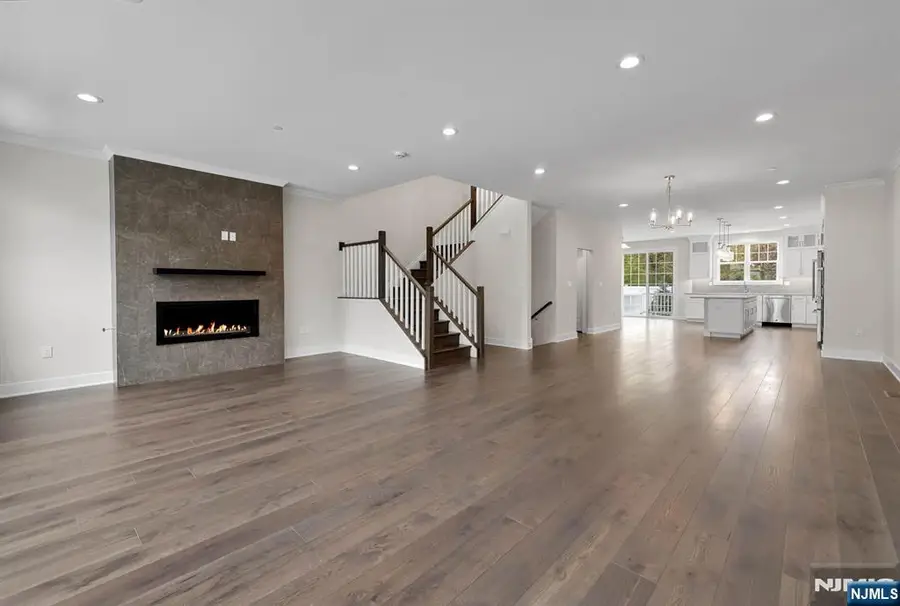 92 Cinnamon Drive, Upper Saddle River, NJ 07458 - #3