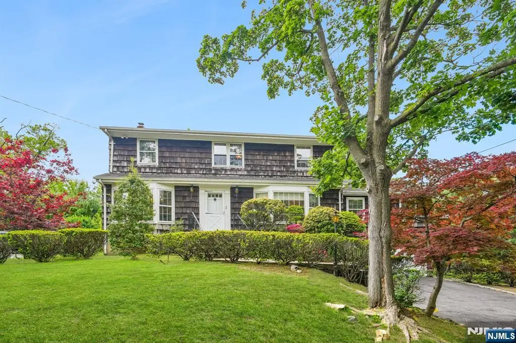 188 Charlotte Place, Englewood Cliffs, NJ 07632 - #1