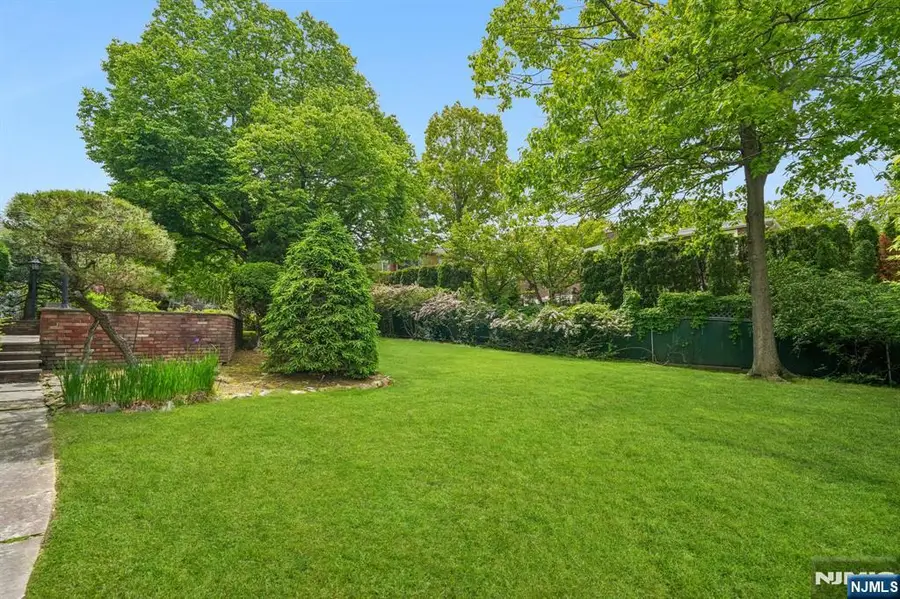188 Charlotte Place, Englewood Cliffs, NJ 07632 - #3