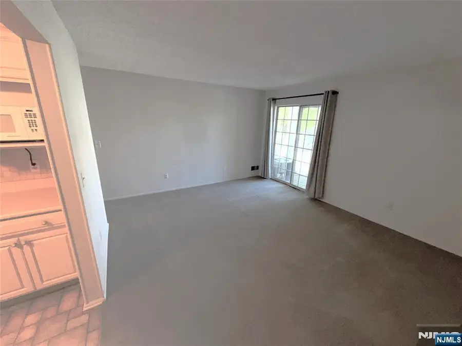 643 Plum Terrace, Mahwah, NJ 07430 - #3