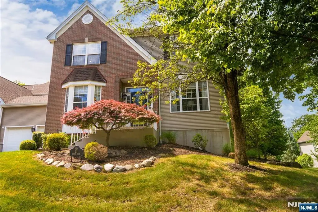 11 Queens Lane, Wayne, NJ 07470 - #1