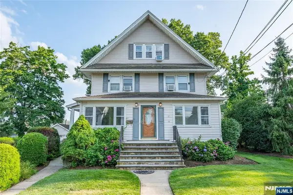 16 Lincoln Place, Waldwick, NJ 07463