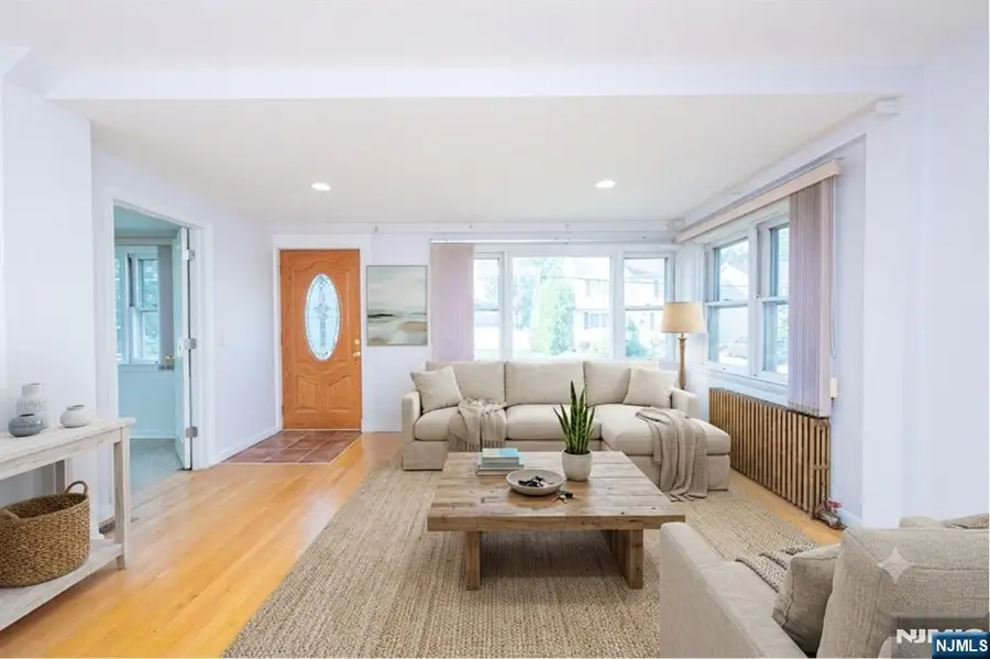 16 Lincoln Place, Waldwick, NJ 07463 - #3