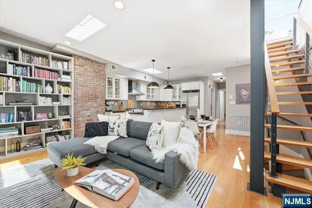 247 2nd Street 3, Jersey City, NJ 07302 - #2