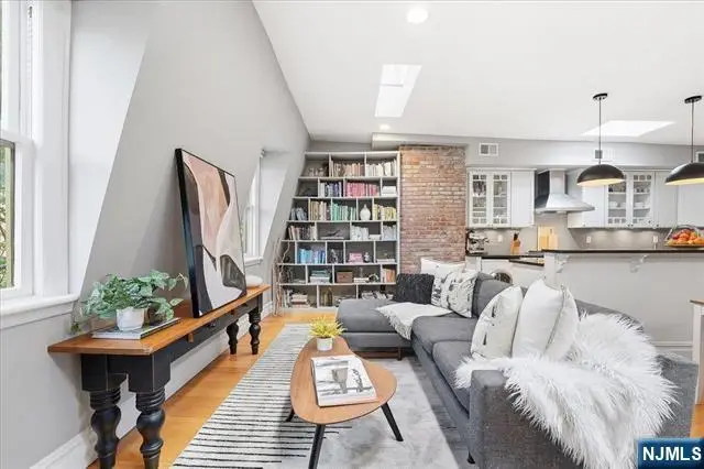 247 2nd Street 3, Jersey City, NJ 07302 - #3
