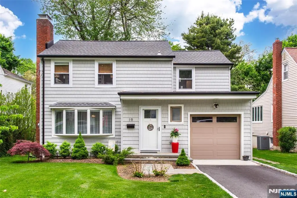 19 Plymouth Place, Roseland, NJ 07068 - #1