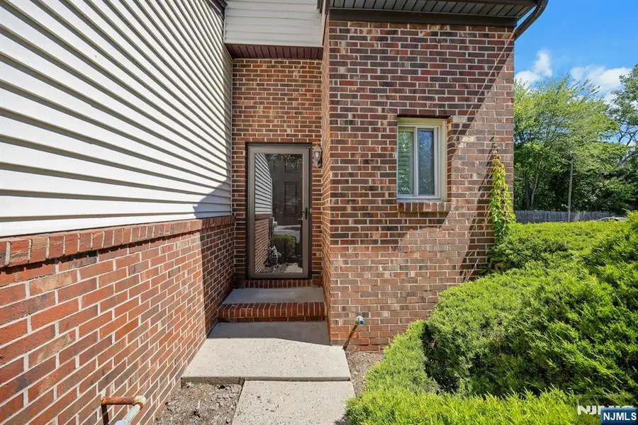 22 Hampton Court 422, Township Of Washington, NJ 07676 - #3