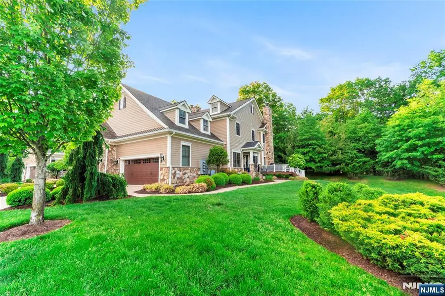 32 Cherrywood Court 7004, River Vale, NJ 07675 - #2
