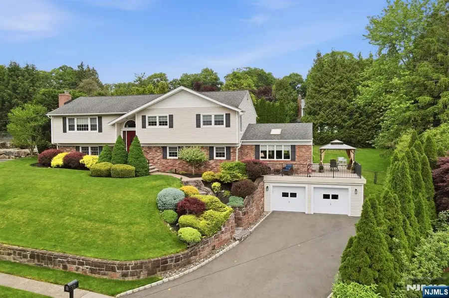 17 Kiowa Terrace, Oakland, NJ 07436 - #2