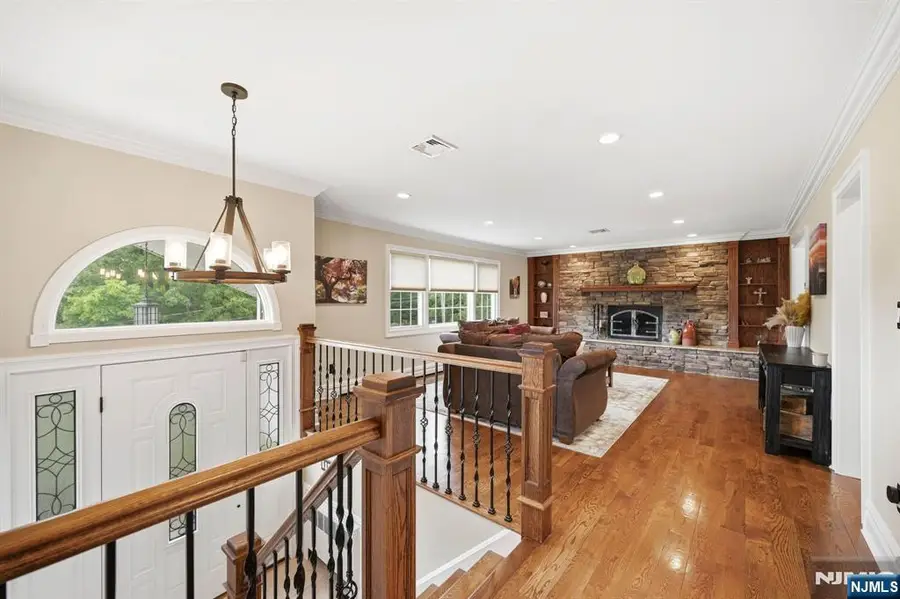 17 Kiowa Terrace, Oakland, NJ 07436 - #3