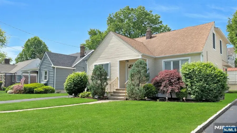 45 W Oldis Street, Rochelle Park, NJ 07662 - #3