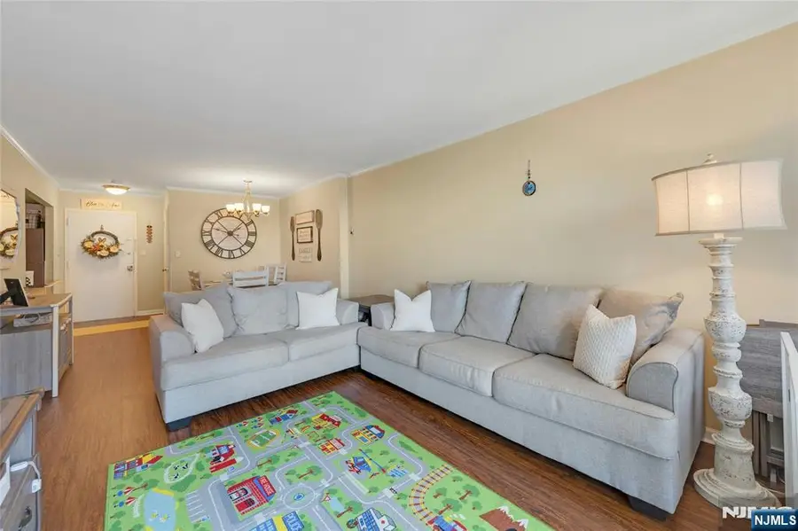 200 Division Street 6G, Cliffside Park, NJ 07010 - #3