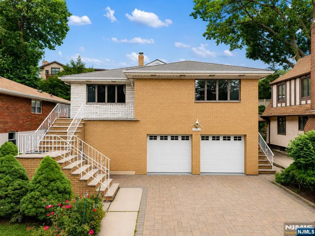 1042 Harvard Place, Fort Lee, NJ 07024 - #1