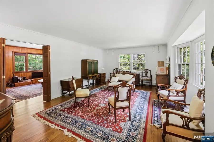 49 Clover Lane, Upper Saddle River, NJ 07458 - #3