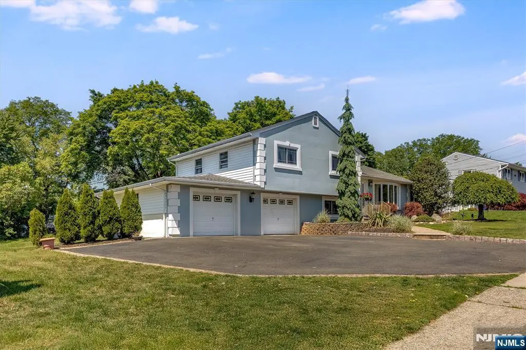 11 Allen Drive, Wayne, NJ 07470 - #1