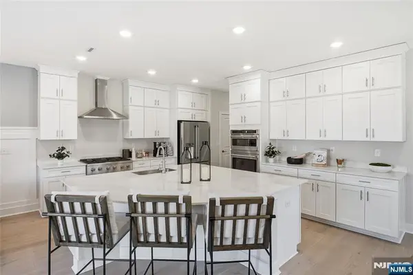7 Pimlico Place, Oakland, NJ 07436