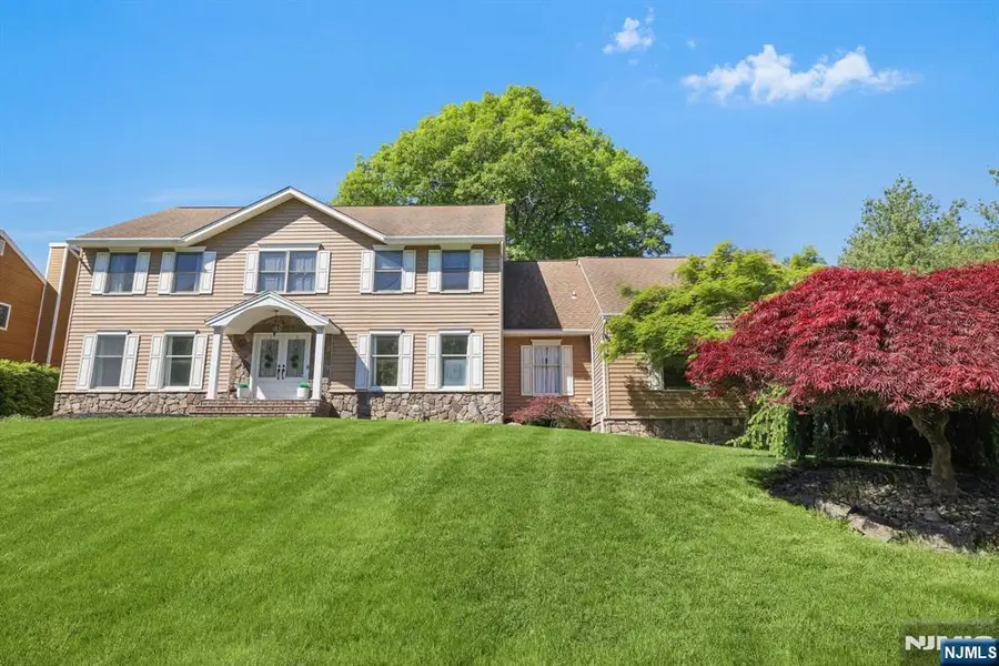 6 Kristen Court, Wayne, NJ 07470 - #2