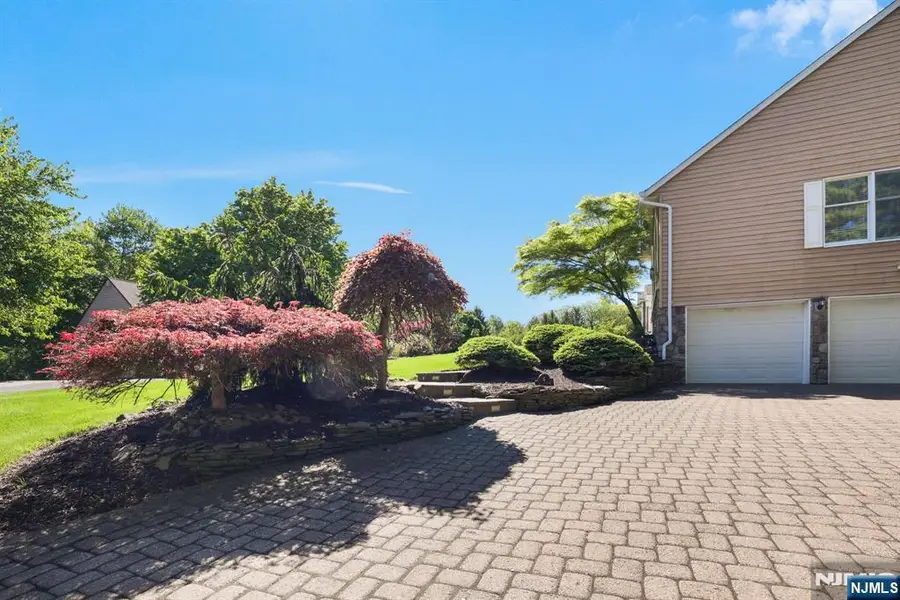 6 Kristen Court, Wayne, NJ 07470 - #3