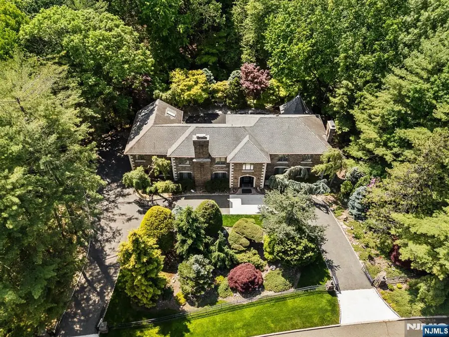 708 Ashmont Road, Franklin Lakes, NJ 07417 - #2