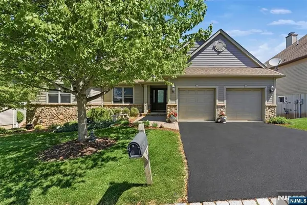 14 Wentworth Court, Hamburg, NJ 07419