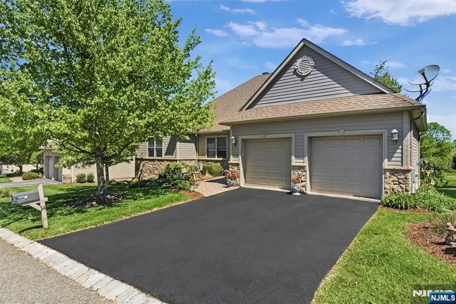 14 Wentworth Court, Hamburg, NJ 07419 - #2